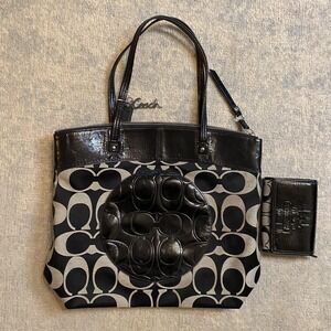 Coach Signature Avary Tote Bag Womens Large Black Jacquard Leather Wallet Set